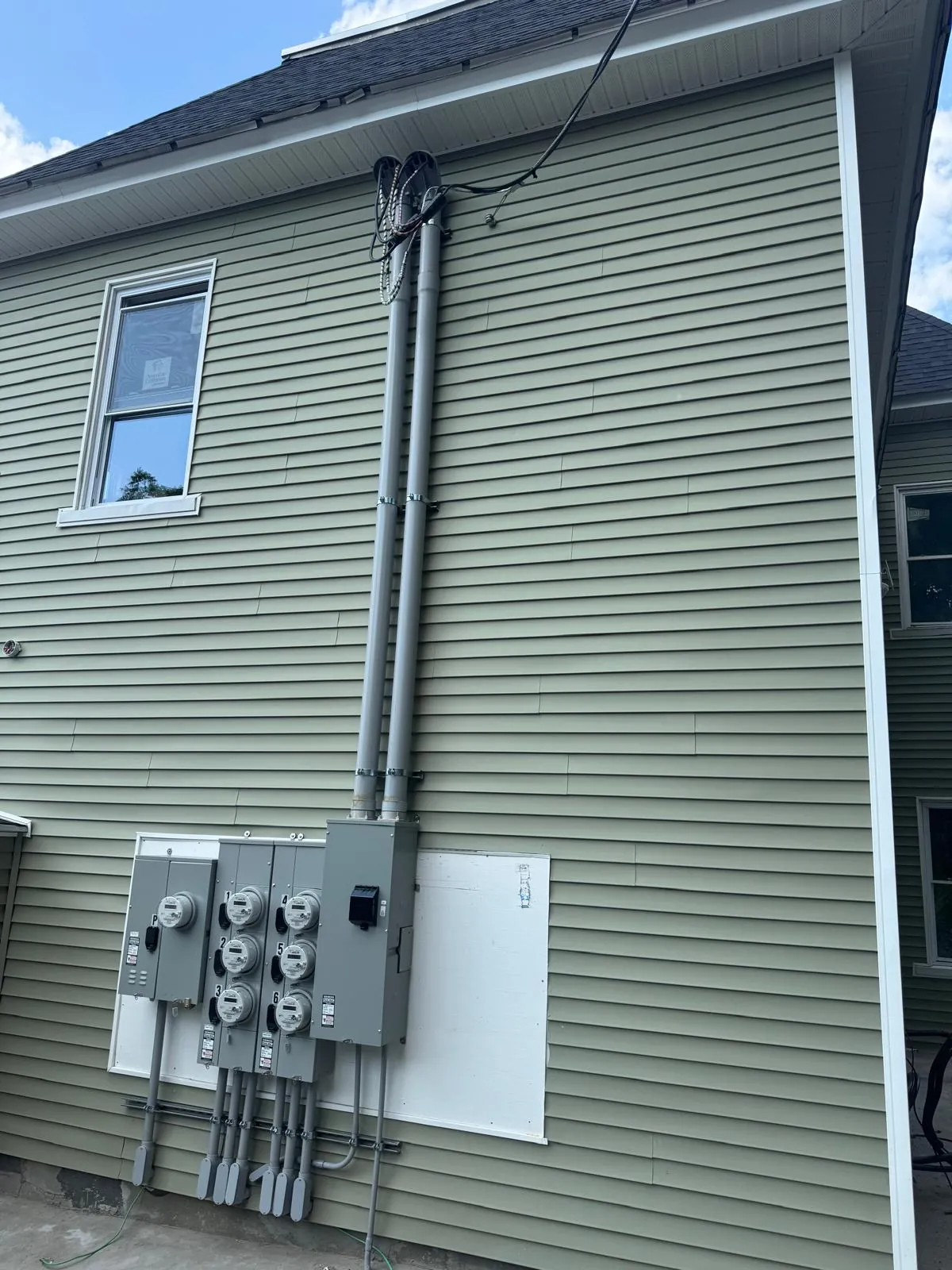 Electrical service work in Waltham